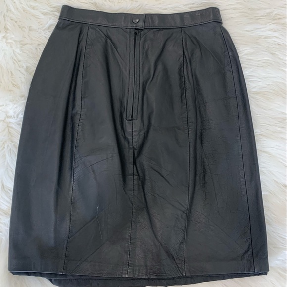Women’s  Black IOU Leather Skirt. Size‎ 7-8 - Picture 2 of 6
